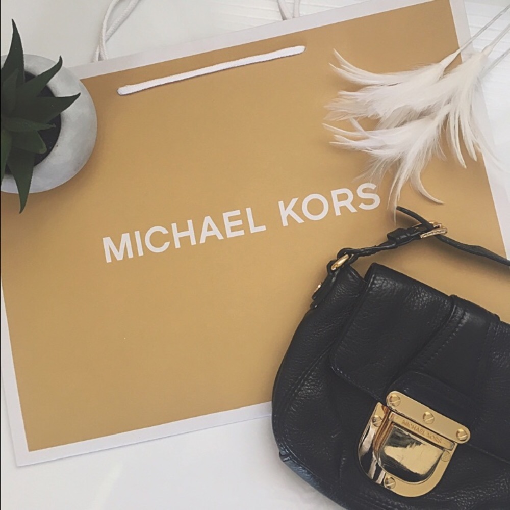 Michael Kors Charlton crossbody small - Picture 1 of 8